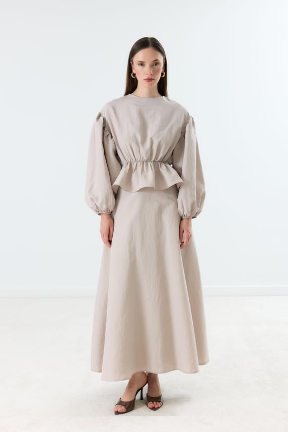 Aurea Zweiteiler mit Taillengürtel – Beige