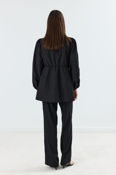 Lina Bluse mit Brocade-Details – Schwarz