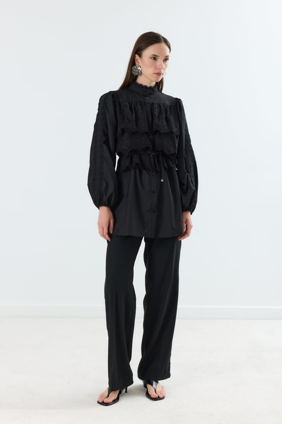 Lina Bluse mit Brocade-Details – Schwarz